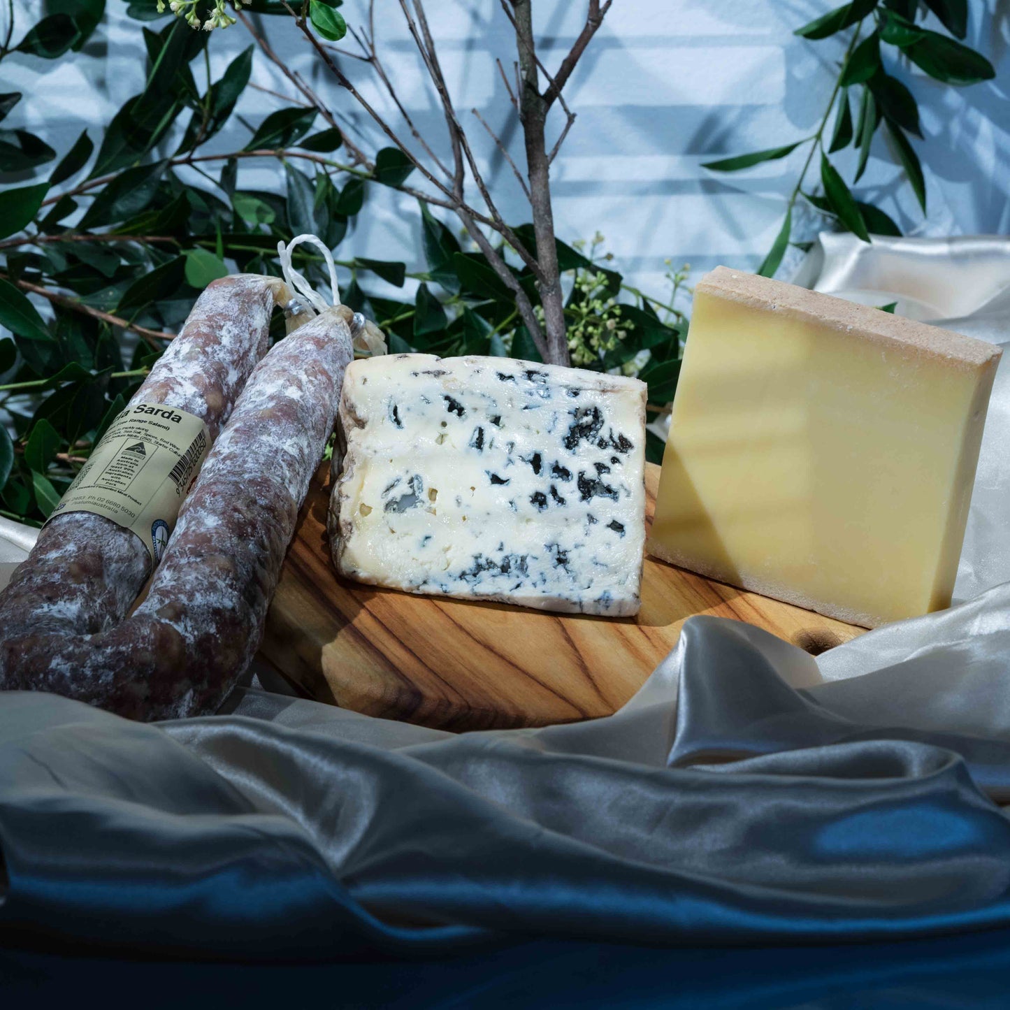 French Triangle Hamper