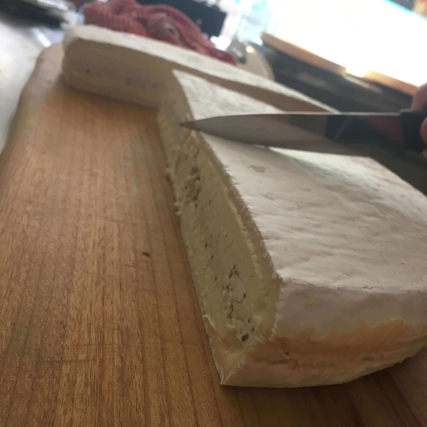 French Brie with Truffles -90g-115g-180g - Stephs Gourmet Foods Cheeses French Gourmet Cheese Sauscission Stephs Gourmet Foods salumi Stephs Gourmet Foods Stephs Gourmet Foods